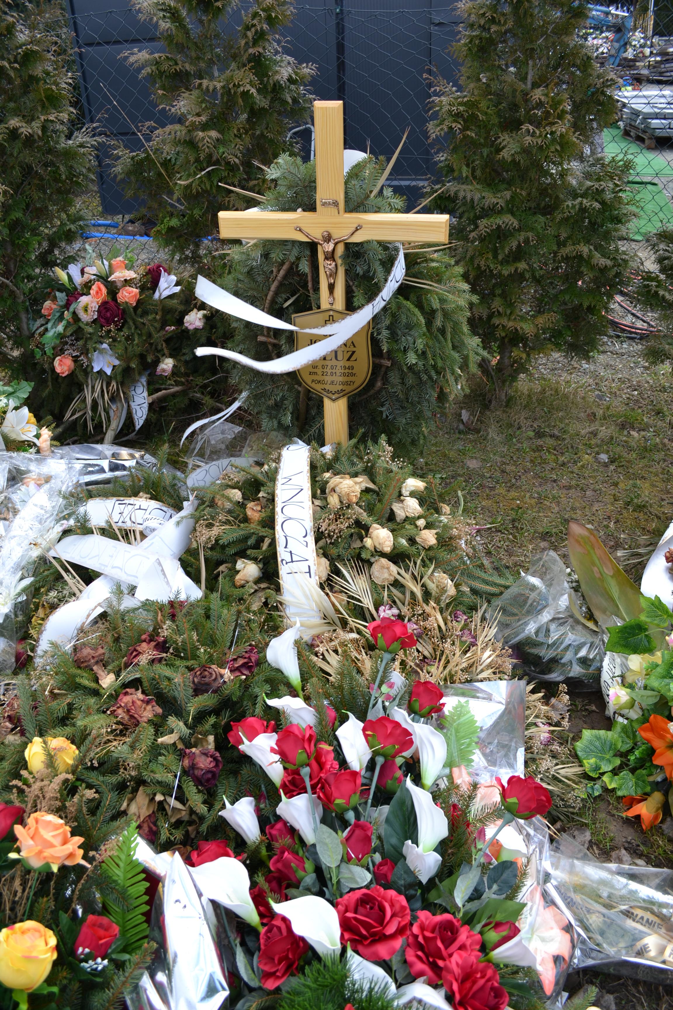 Joanna Kluz  1949 Kłodzko - Grobonet - Wyszukiwarka osób pochowanych